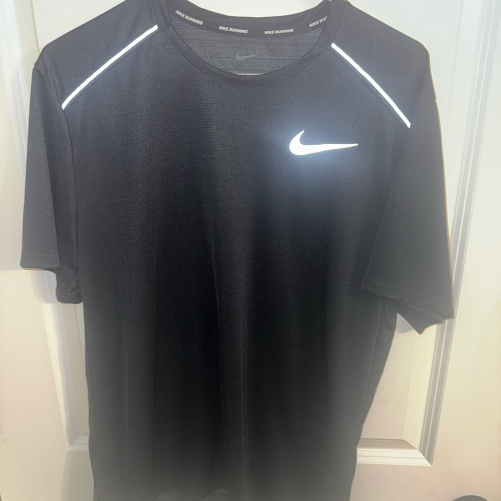 Nike Men's Black Short Sleeve Tee